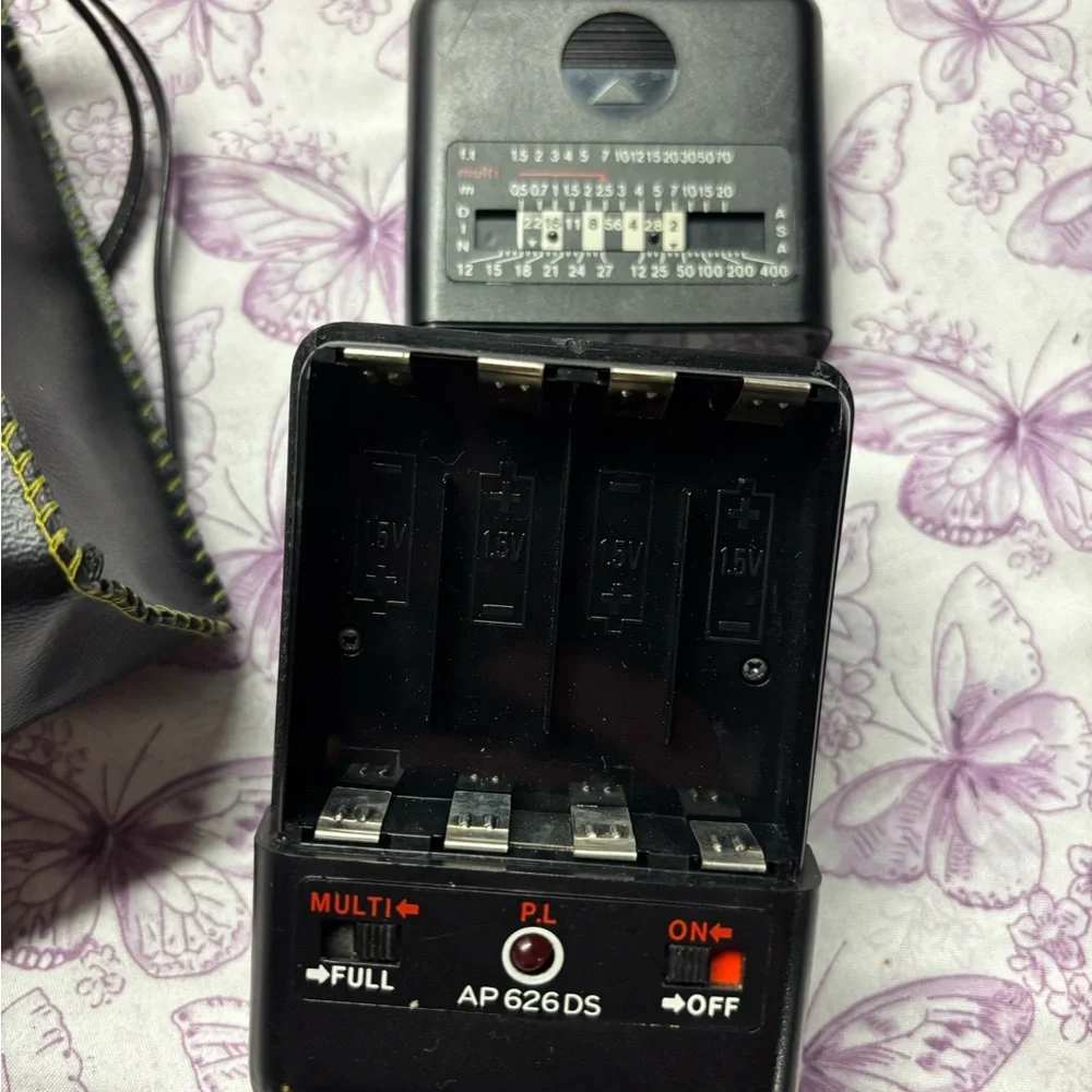 Vintage Londa Camera Flash Unit for Enhanced Photography